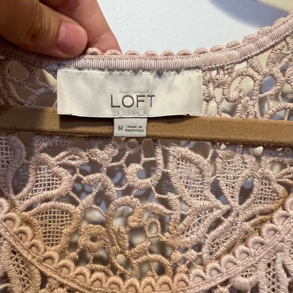 LOFT Nude Beige Macramé Lace Sleeveless Top Size Medium - Picture 2 of 7